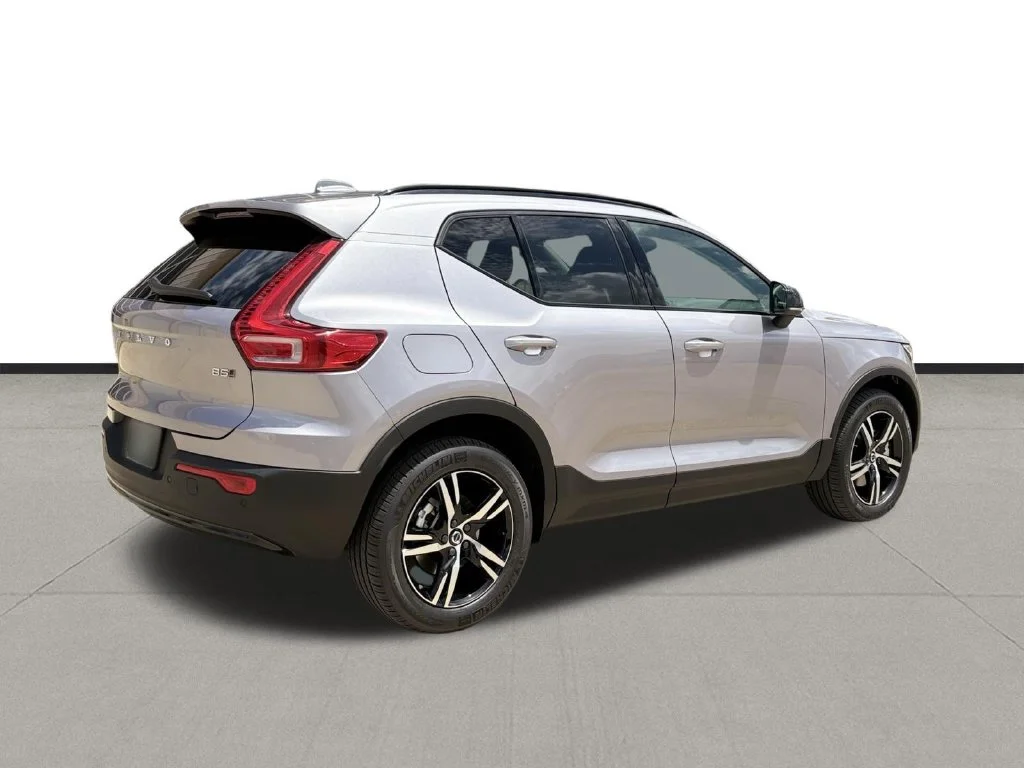 New 2026 Aurora Silver Volvo Core image 5