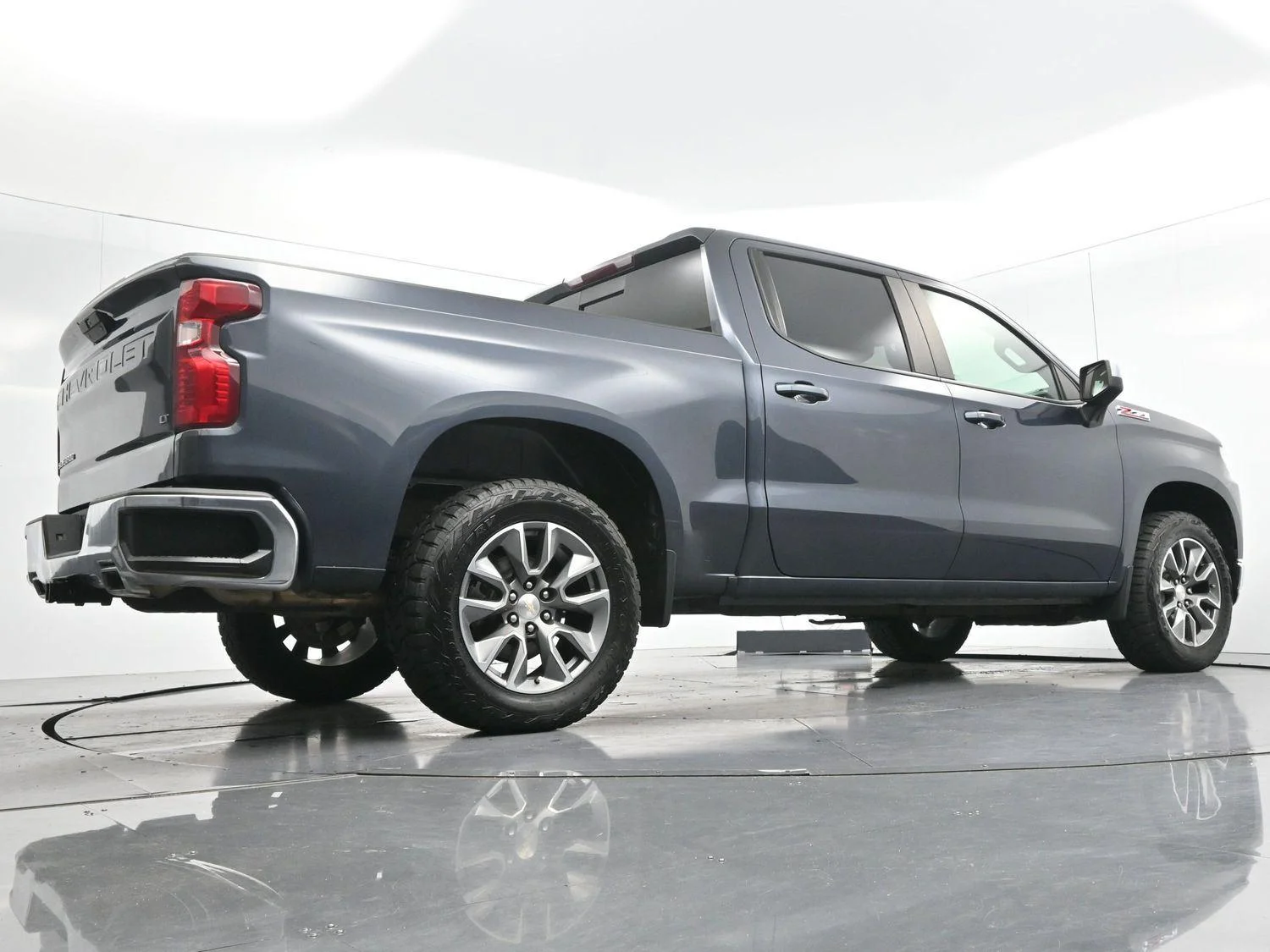 Used 2021 Shadow Gray Metallic Chevrolet LT image 51