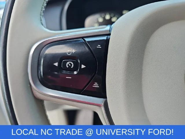 Used 2017 White Volvo T6 Momentum image 17