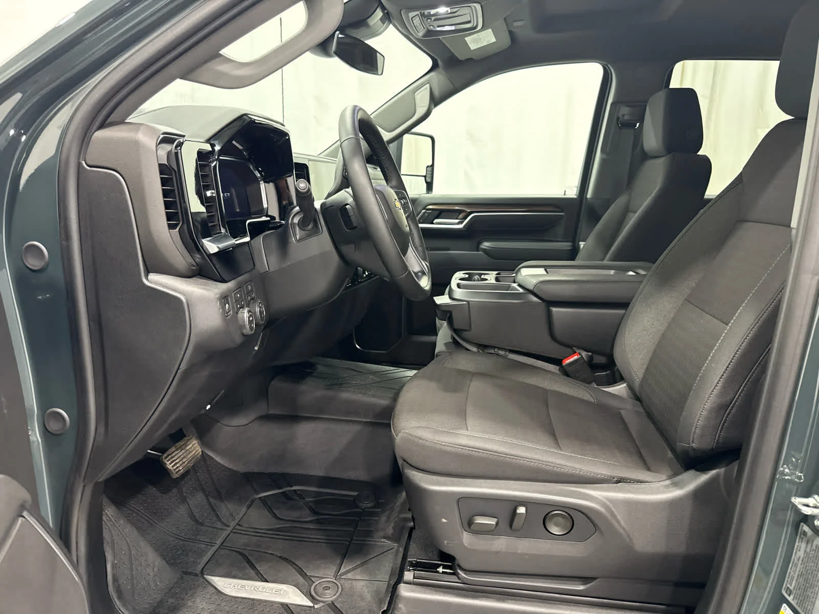 Used 2026 Cypress Gray Chevrolet LT image 11