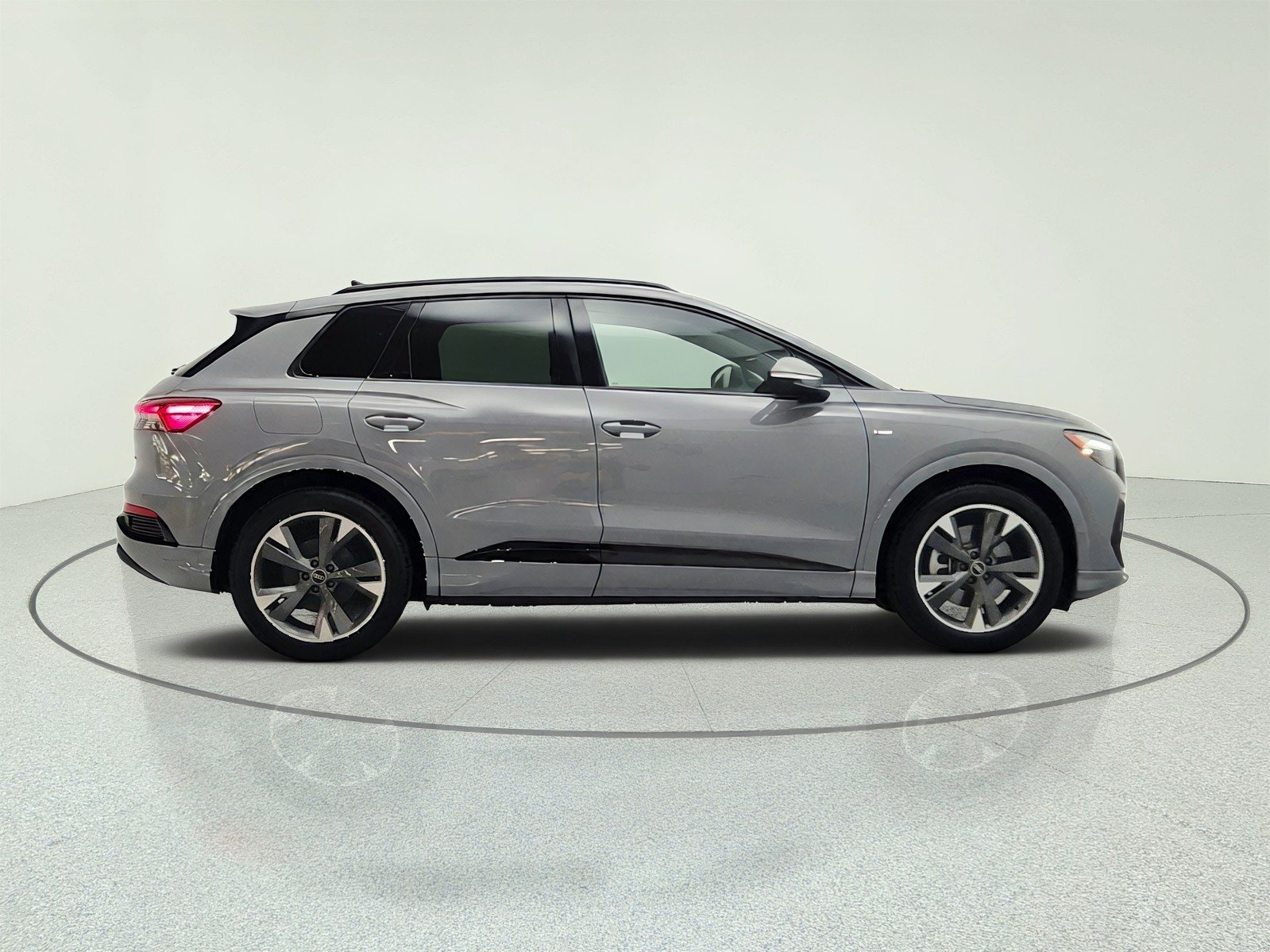 Used 2024 Pebble Gray Audi Premium Plus 55 quattro image 4
