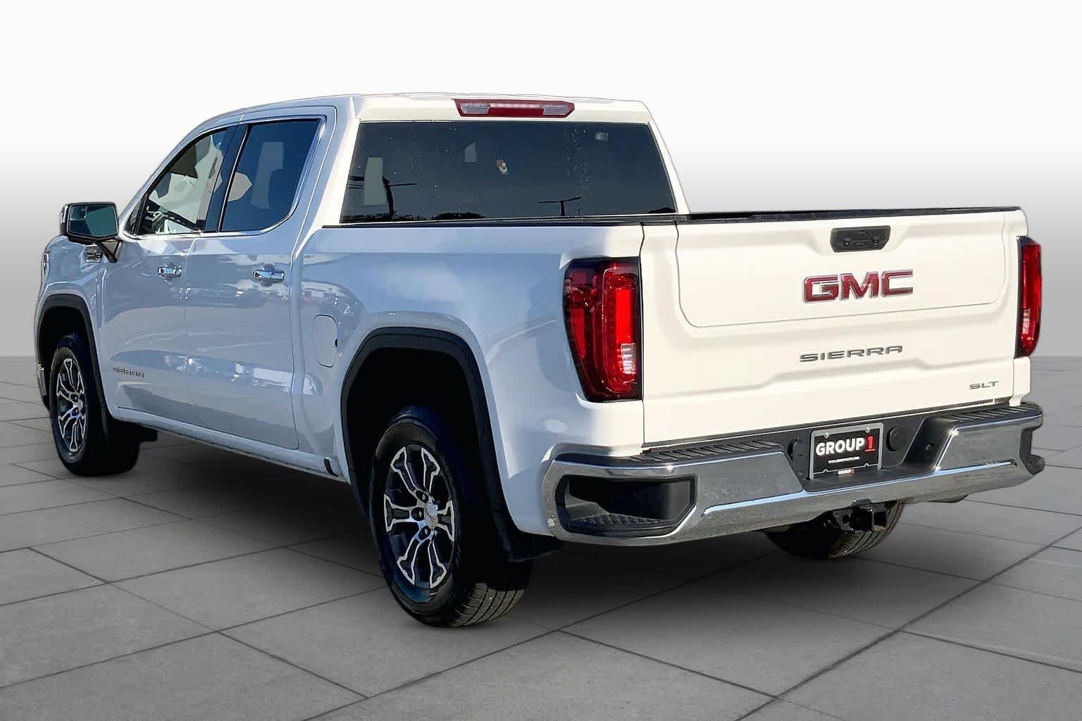 Used 2025 Summit White GMC SLT image 12