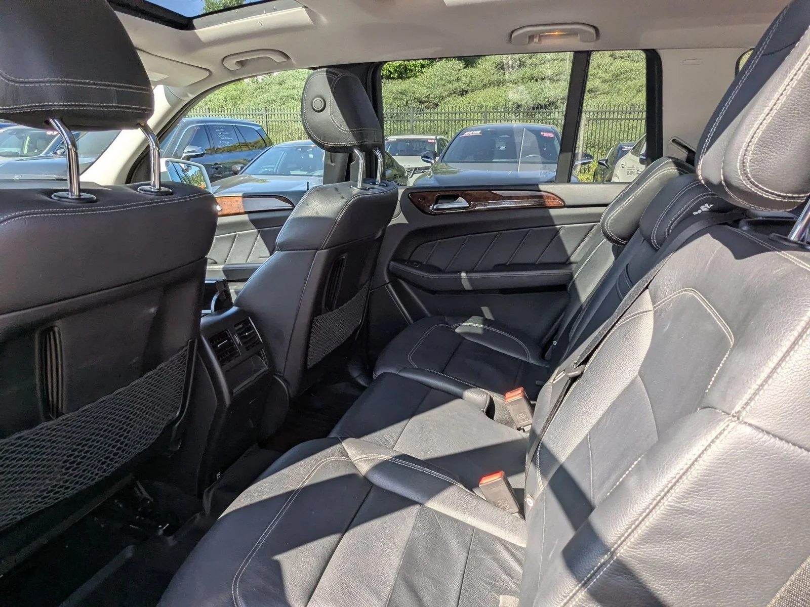 Used 2015 Diamond White Metallic Mercedes-Benz GL 450 image 19