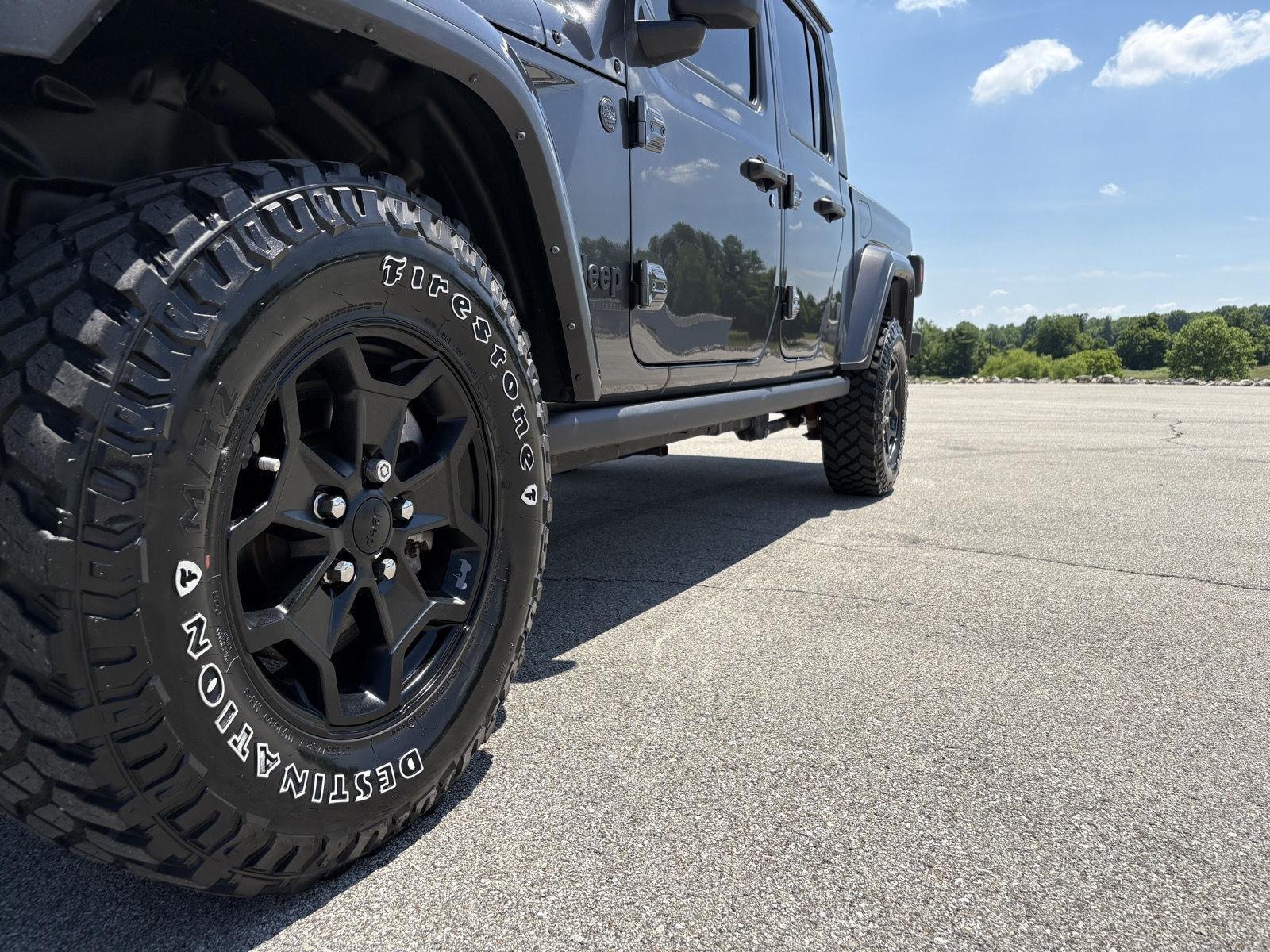 Used 2022 Granite Crystal Metallic Clearcoat Jeep Willys image 16