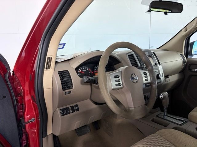 Used 2018 Red Nissan SV image 12