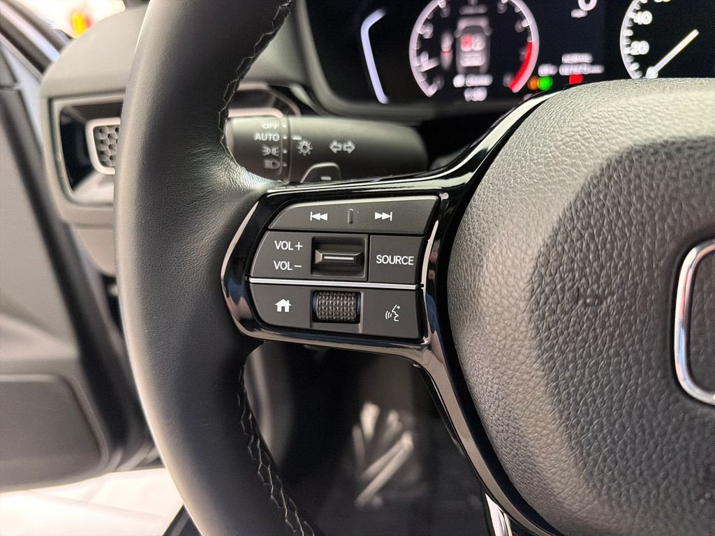 Used 2025  Honda Sport image 26