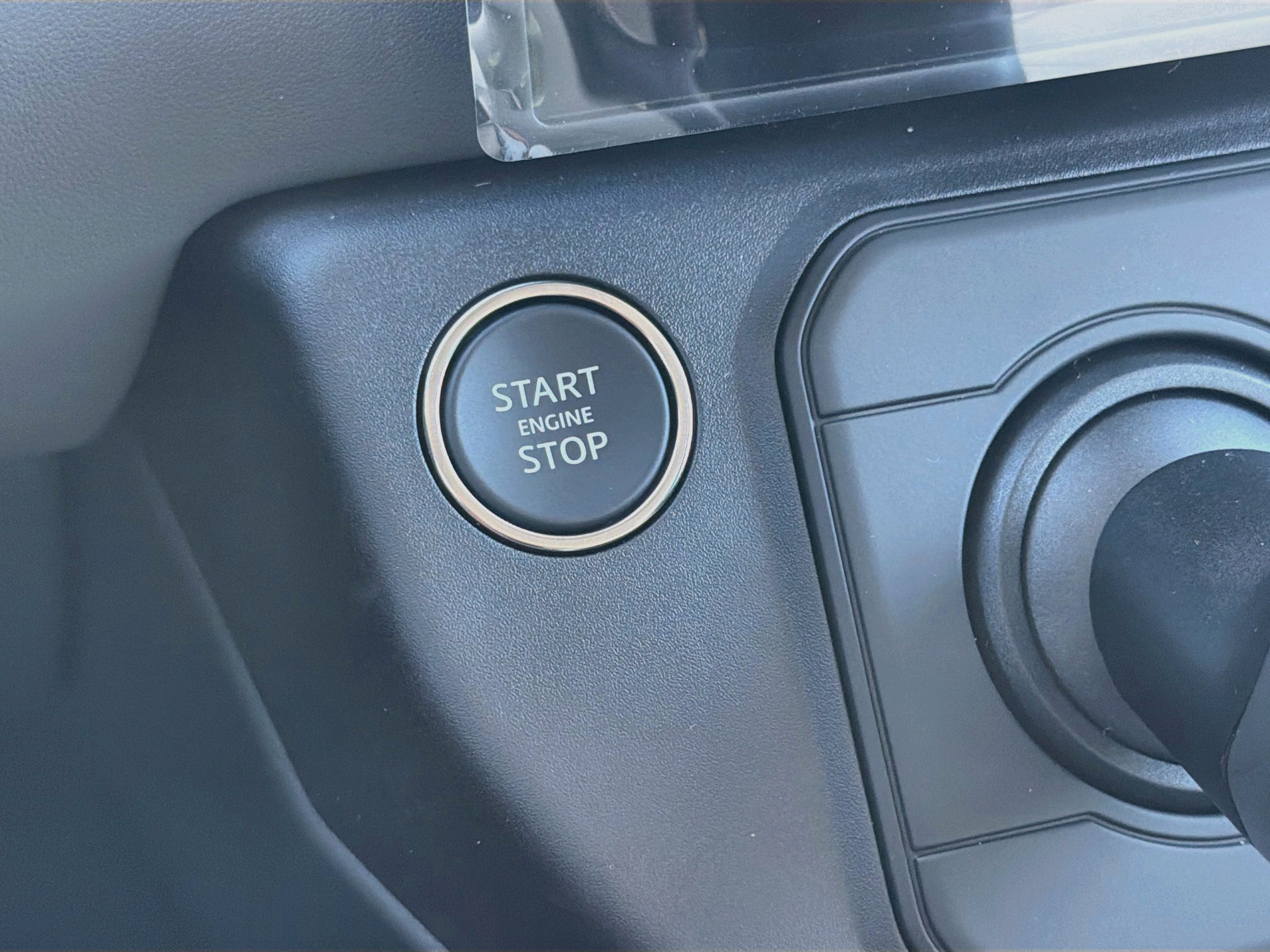 New 2026 Fuji White Land Rover X-Dynamic SE image 36