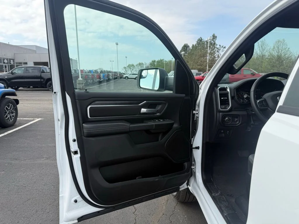 Used 2024 White Ram Big Horn/Lone Star image 12