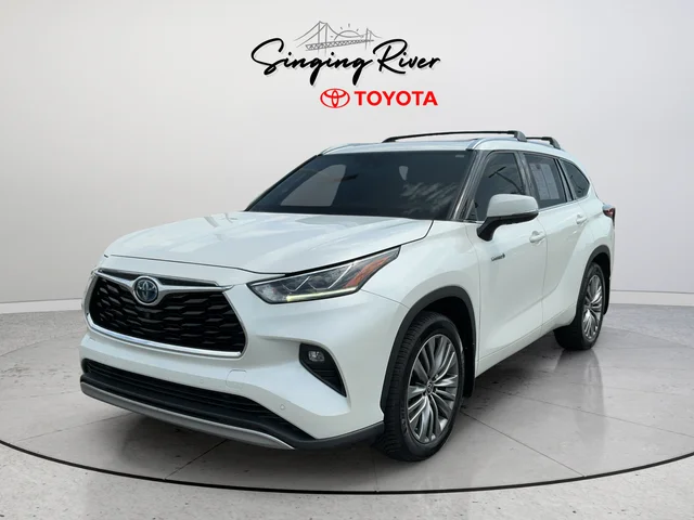 Used 2020 White Toyota Platinum image 3