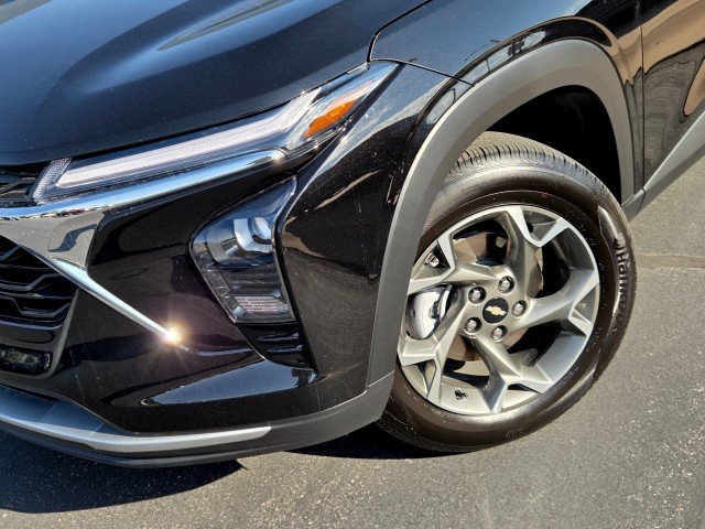 Used 2026 Mosaic Black Metallic Chevrolet LT image 43