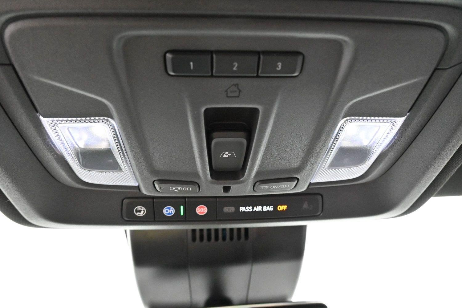 Used 2023 SUMMIT WHITE GMC AT4 image 30