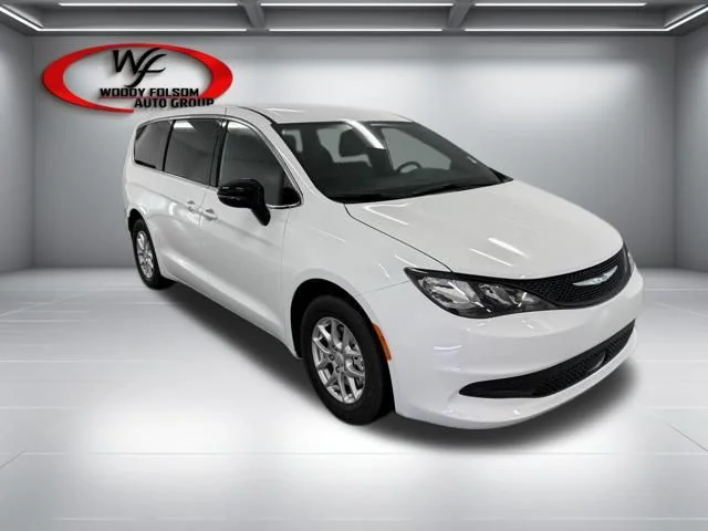 New 2026 Bright White Clear-Coat Exterior Paint Chrysler LX image 3