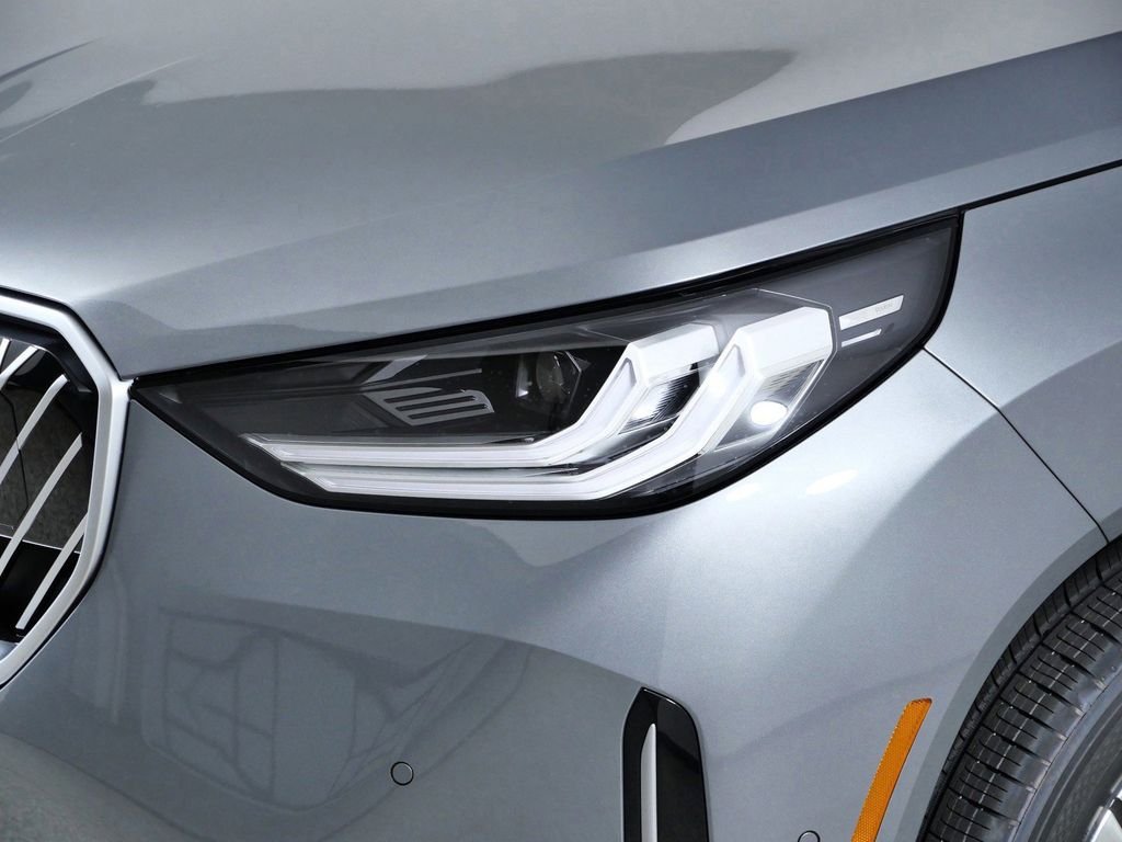 Used 2026 Skyscraper Grey Metallic BMW 30 xDrive image 4