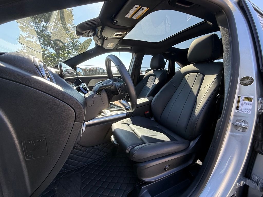 Used 2025  Mercedes-Benz GLA 250 image 19