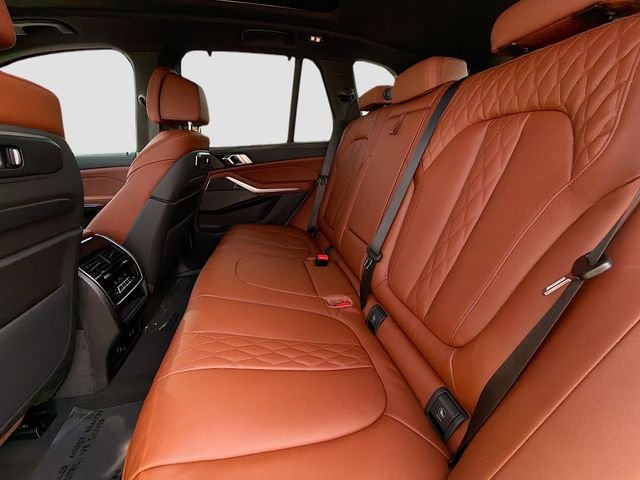 2026 BMW X5 M60i - Photo 21