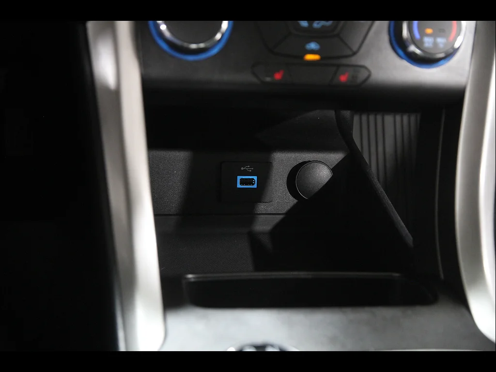 Used 2018 Shadow Black Ford SE image 14