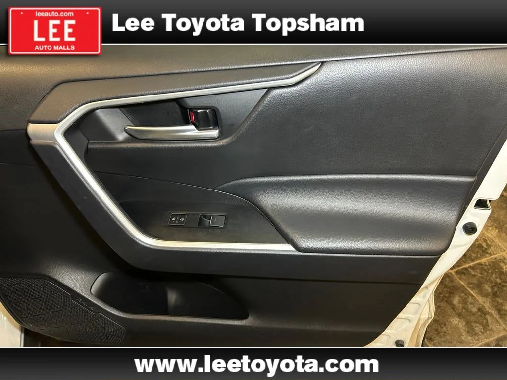 Used 2024 White Toyota XLE image 17