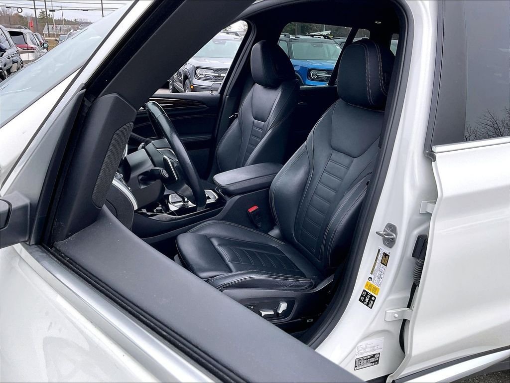 Used 2022 White BMW xDrive30i image 9