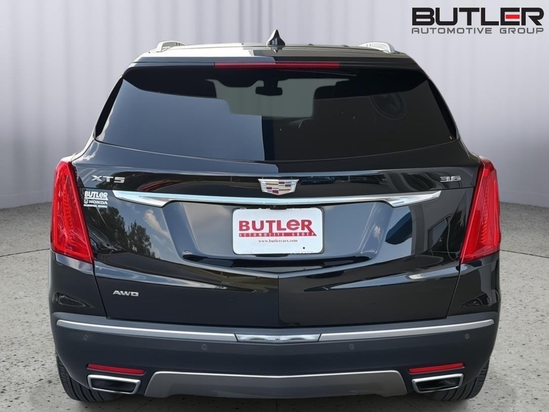 Used 2017 Stellar Black Metallic Cadillac Platinum AWD image 5