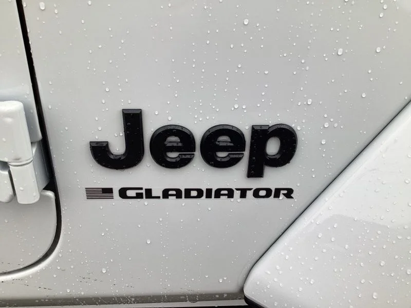 New 2026 Bright White Clear-Coat Exterior Paint Jeep Sport S image 10