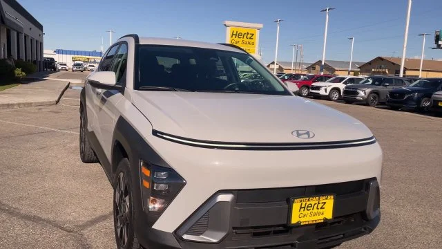 Used 2025 Gray Hyundai SEL image 5