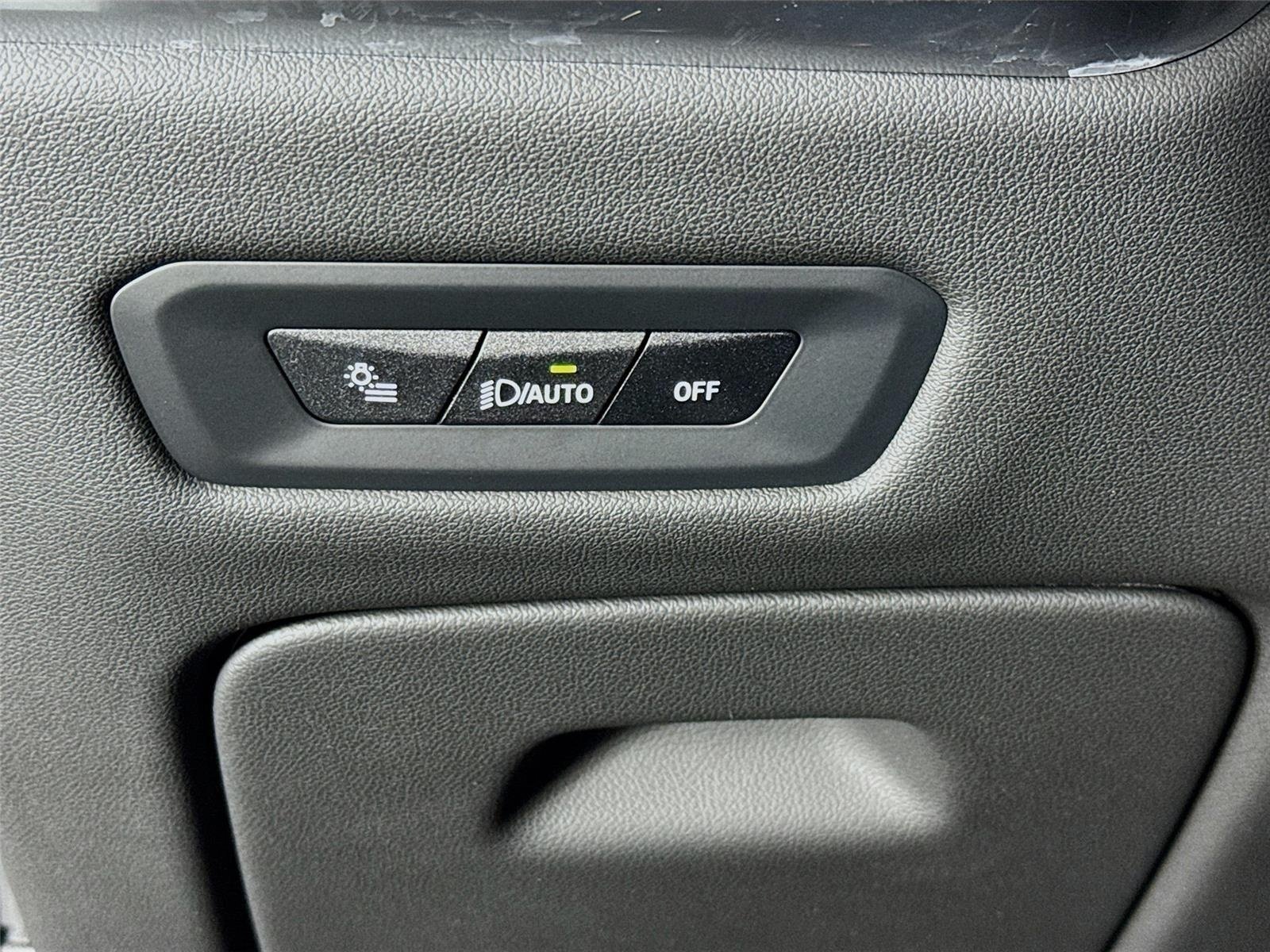Used 2025 Gray Metallic BMW xDrive40i image 10
