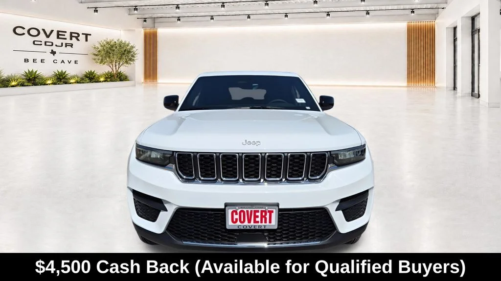 New 2026 Bright White Clear-Coat Exterior Paint Jeep Laredo X image 3