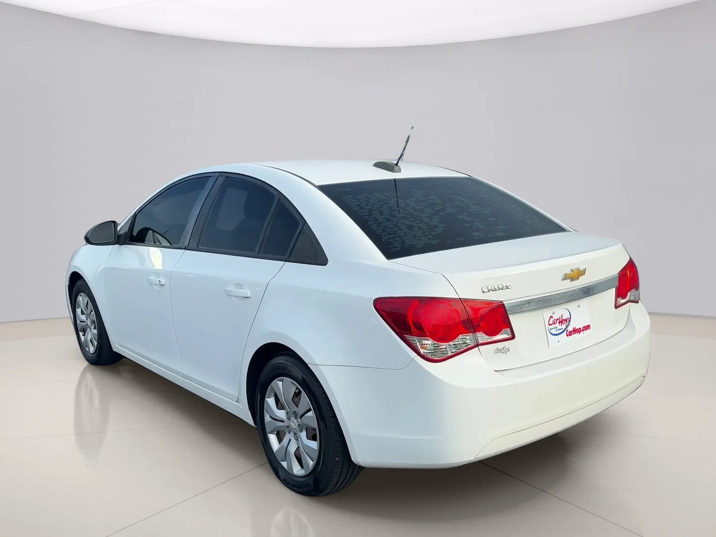Used 2015 White Chevrolet L image 3