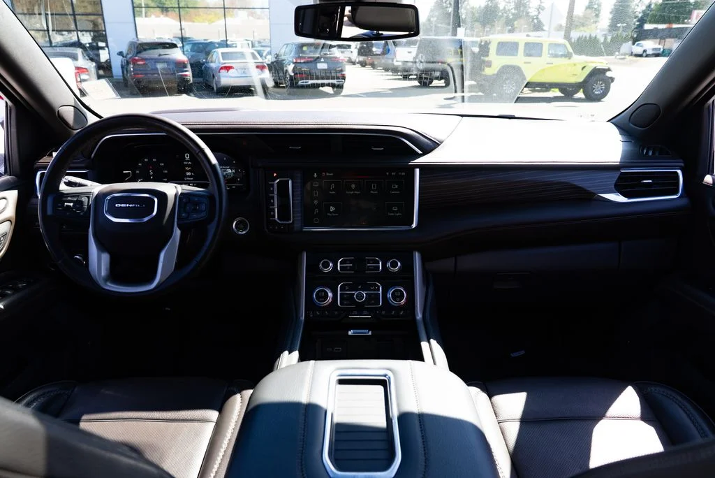 Used 2024 White GMC Denali image 9