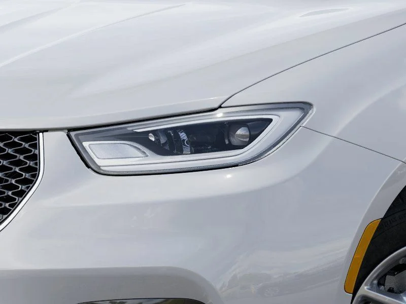 Used 2026 White Chrysler Select image 10