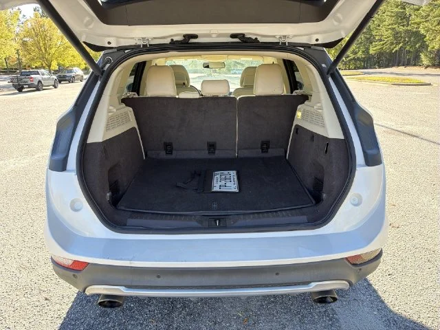 Used 2016 White Lincoln Reserve image 24