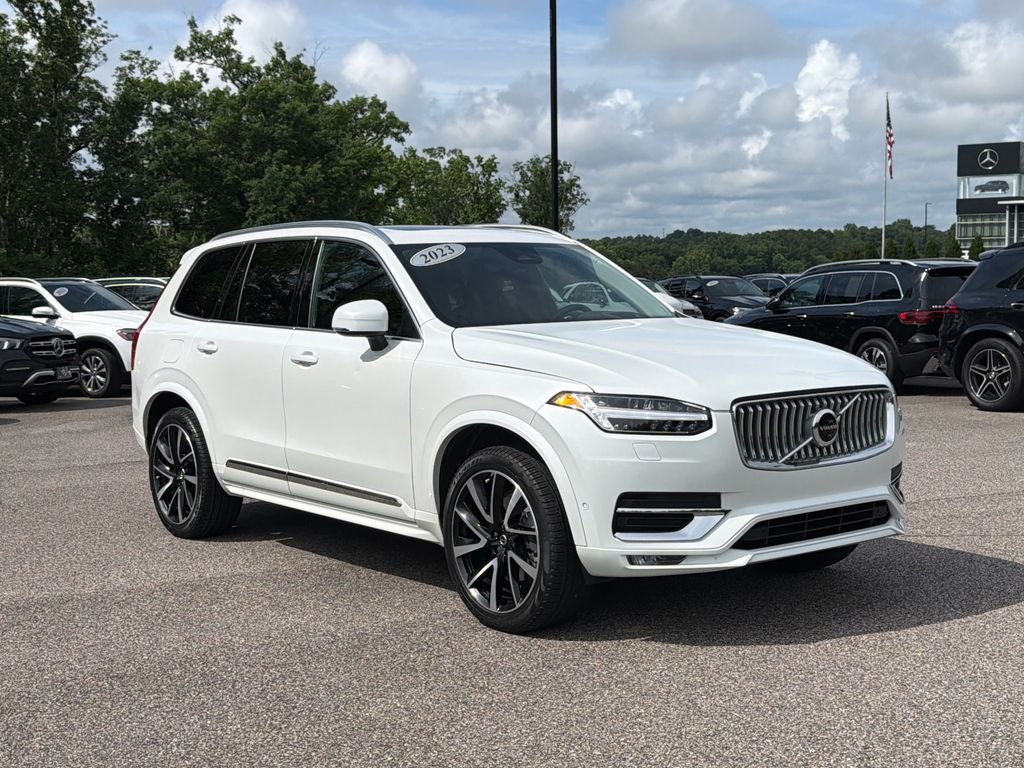 2023 Volvo XC90 B5 Plus 4WD's photo