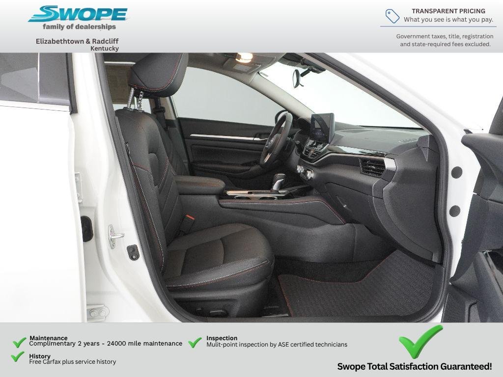 Used 2024 Pearl White Tricoat Nissan 2.0 SR image 11
