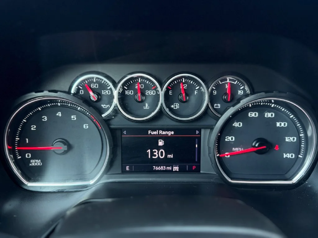 Used 2021 Summit White Chevrolet Z71 image 18