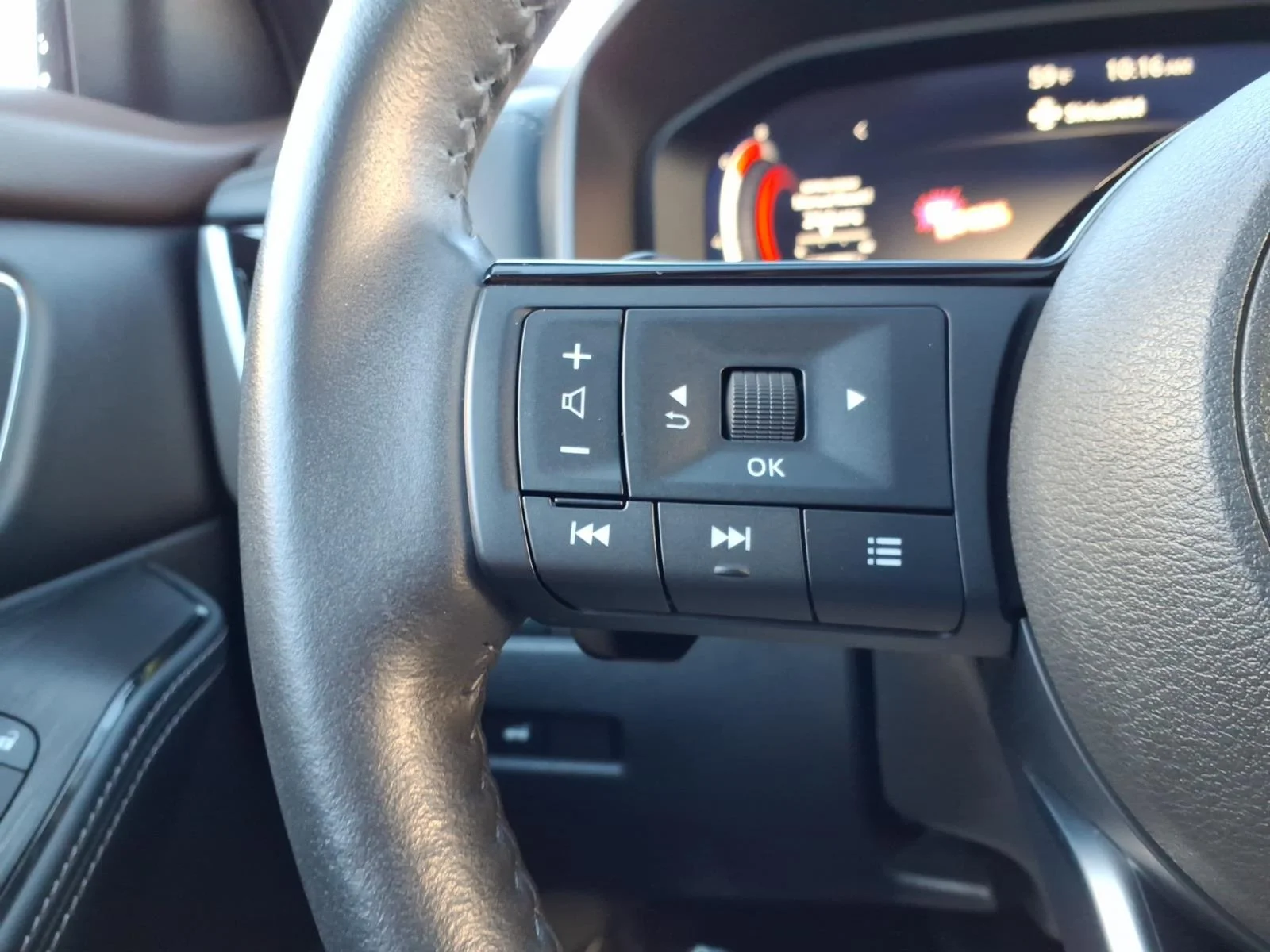 Used 2023 Caspian Blue Metallic Nissan Platinum image 24