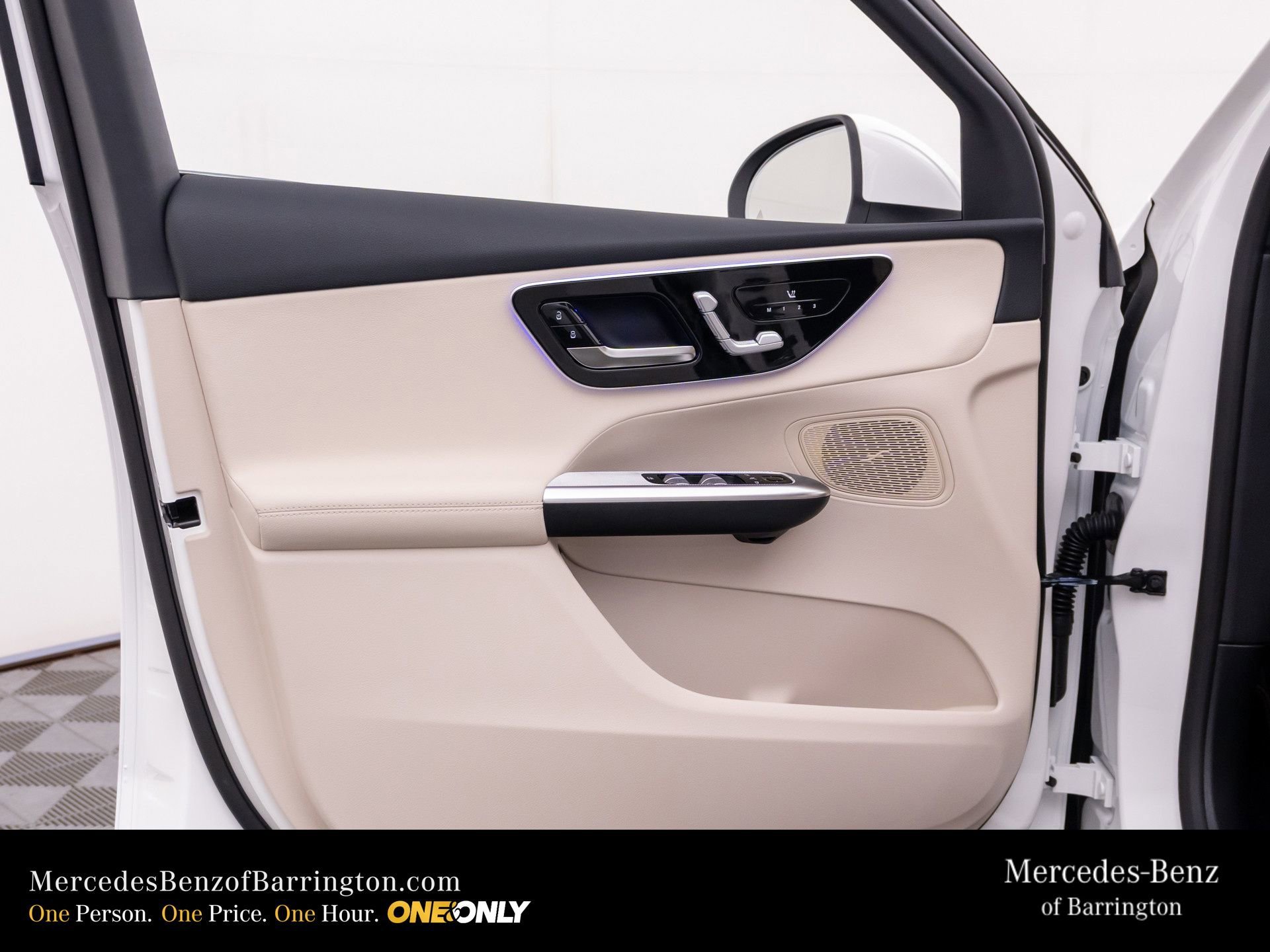 New 2026 Polar White Mercedes-Benz GLC 300 image 58