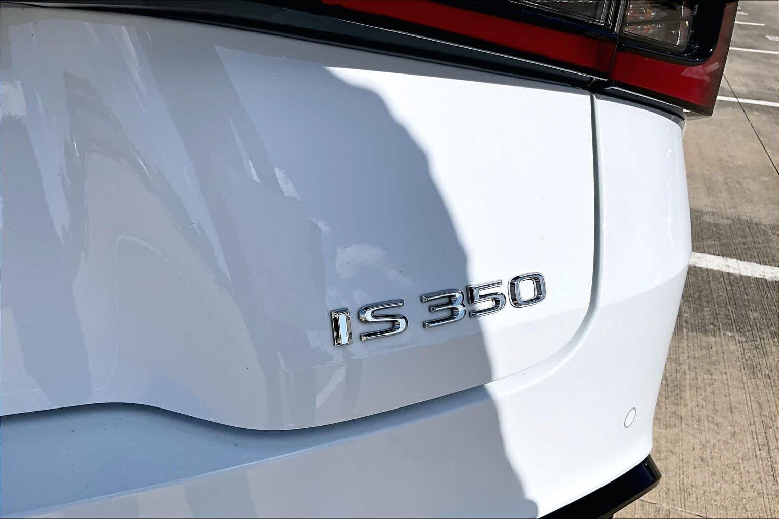 Used 2024 Ultra White Lexus F SPORT image 10