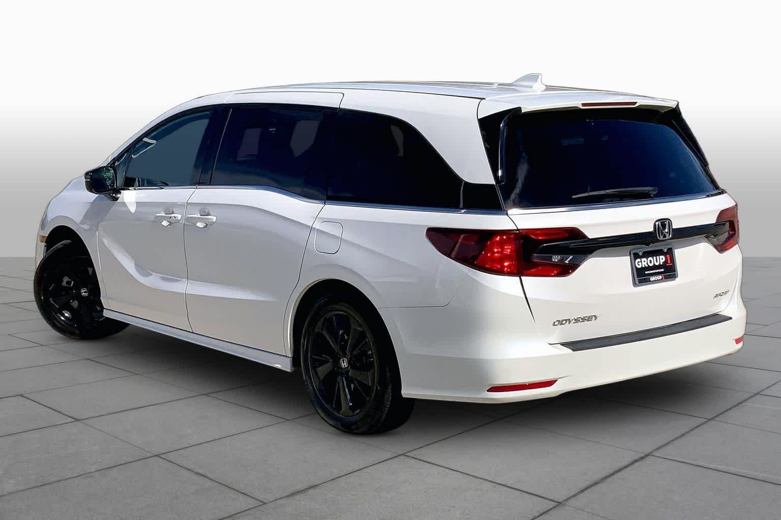 Used 2024 Platinum White Pearl Honda Sport image 12