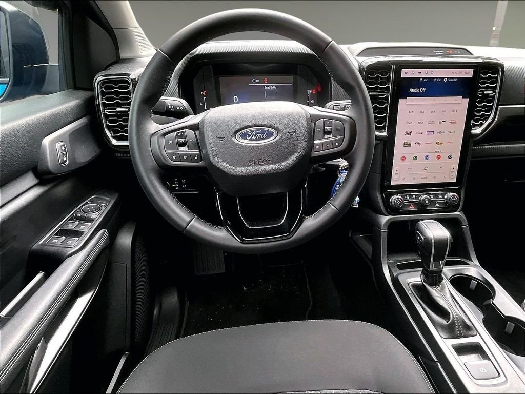 Used 2025 Blue Ford XLT image 18