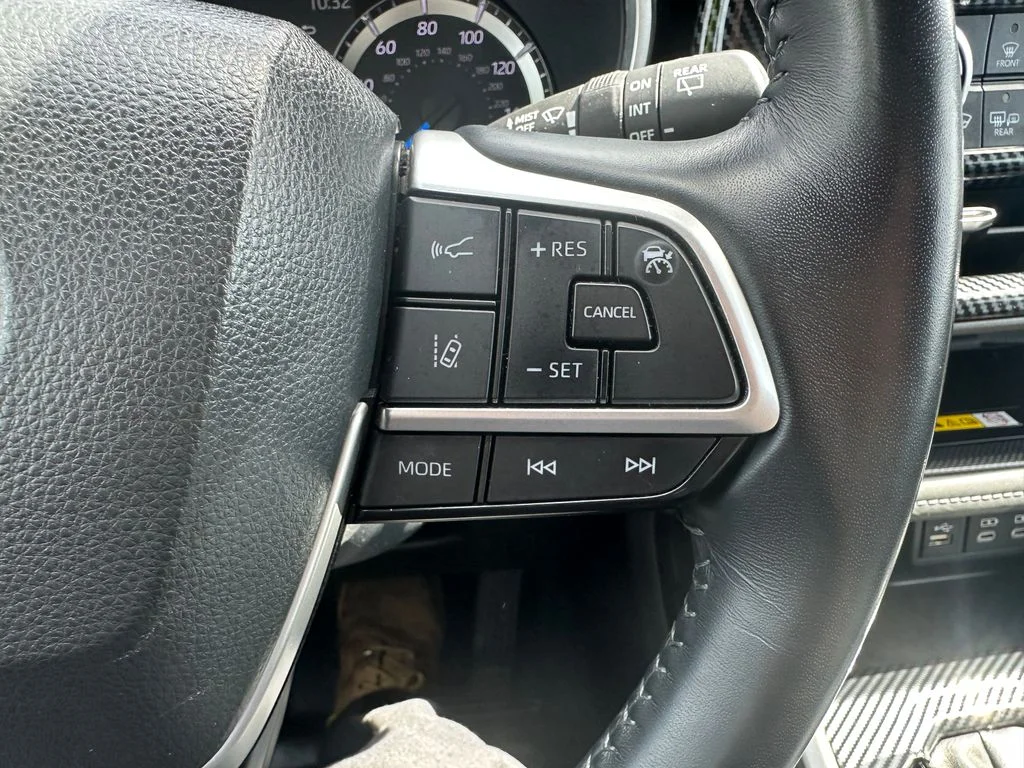 Used 2023 Silver Toyota XLE image 22