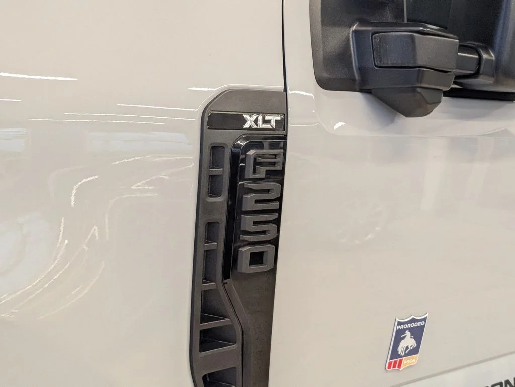 New 2026 Avalanche Ford F-250® XLT image 7