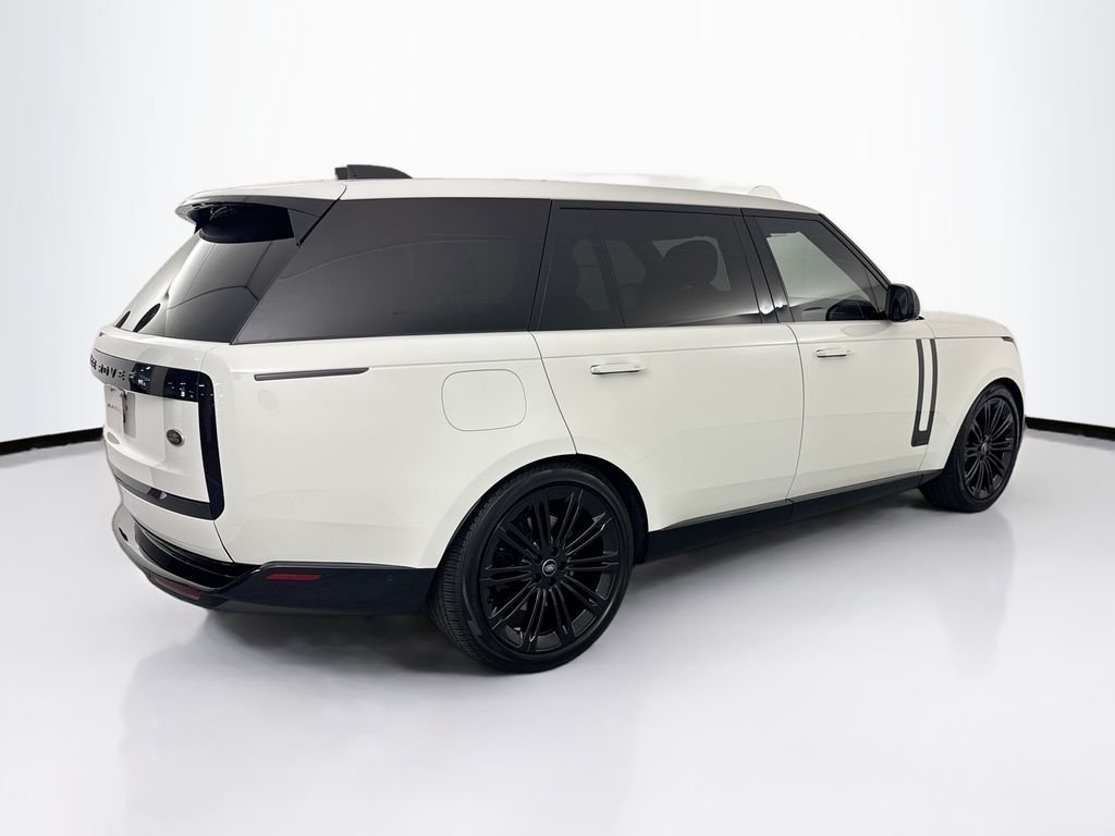 Used 2023 White Land Rover Autobiography image 5