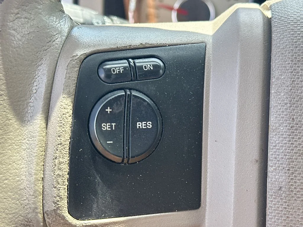 Used 2013 Gray Ford Limited image 26