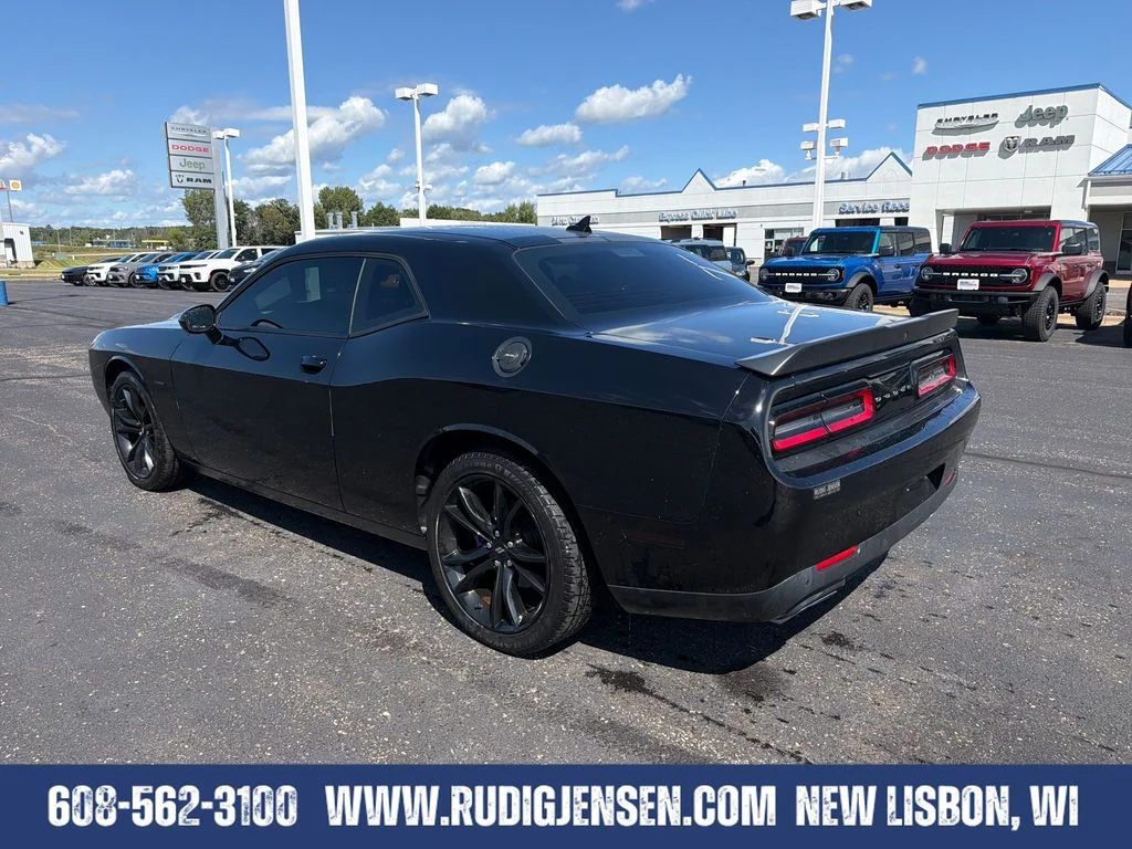 Used 2017 Black Dodge R/T image 3