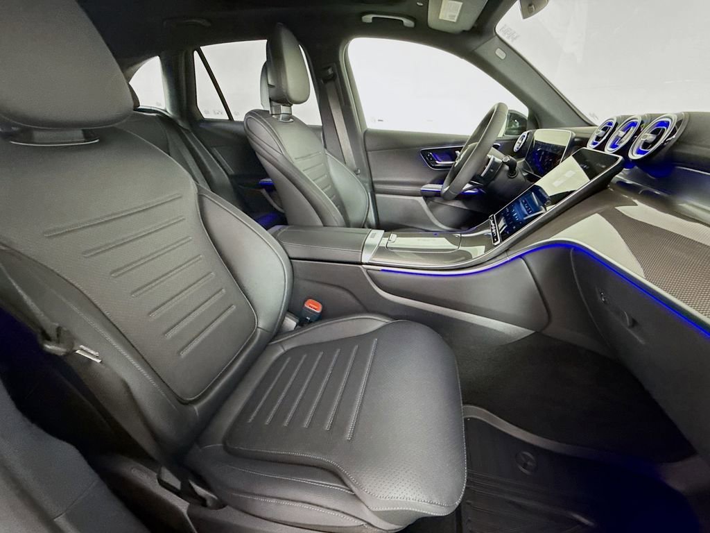 New 2026 Obsidian Black Metallic Mercedes-Benz GLC 300 image 49