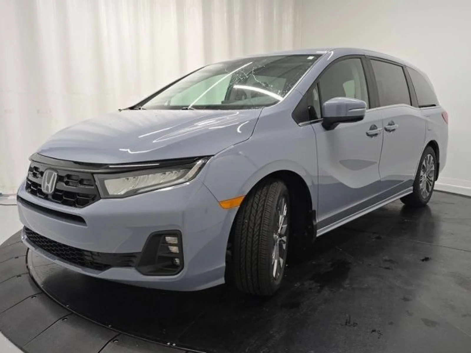 New 2026 Sonic Gray Pearl Honda Touring image 3