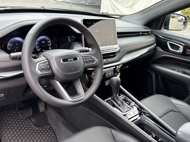 New 2026 Sting-Gray Clear-Coat Exterior Paint Jeep Trailhawk image 17
