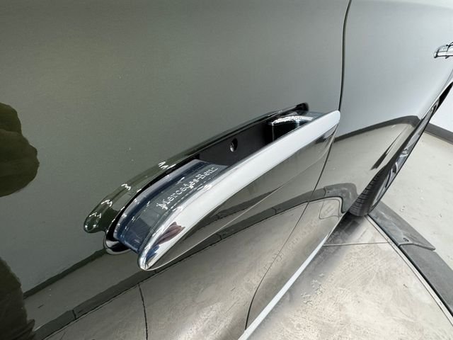 Used 2026 MANUFAKTUR Olive Metallic Mercedes-Benz S 580 image 35