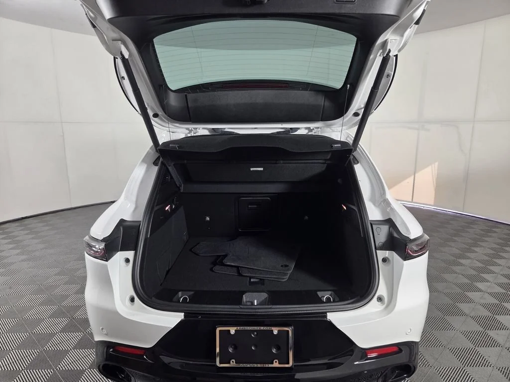 Used 2025 Milano White Alfa Romeo Base image 29
