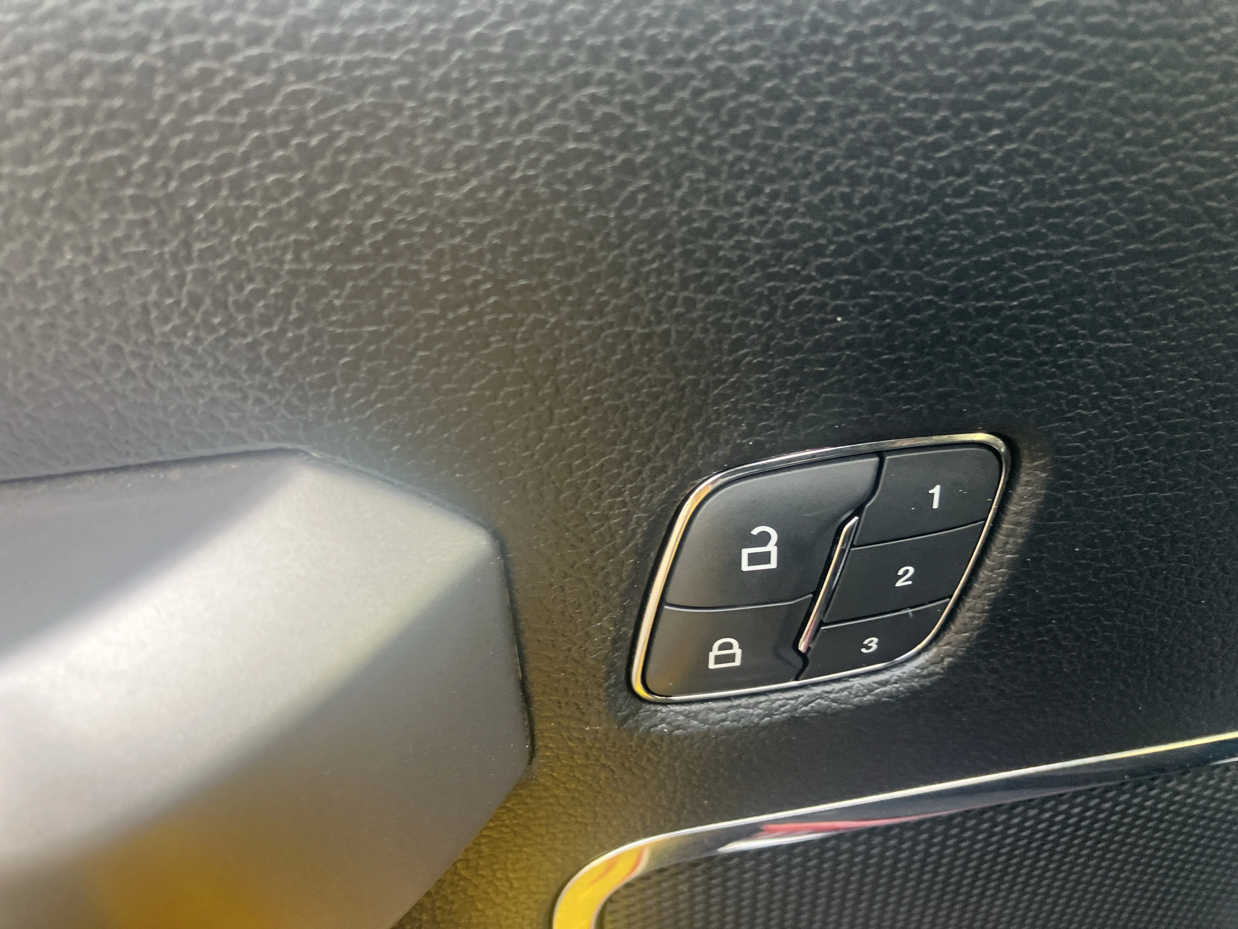 Used 2019 Red Ford LARIAT image 18